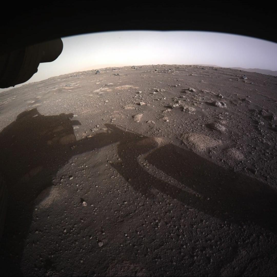 redditSpaceView's tweet image. First high-resolution, color image of #Mars from one of Perseverance&apos;s hazard cameras.