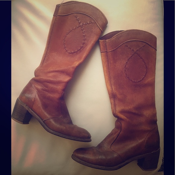 Angimclovin's tweet image. So good I had to share! Check out all the items I'm loving on @Poshmarkapp #poshmark #fashion #style #shopmycloset #sperry #katespade: posh.mk/hraMECCT2db