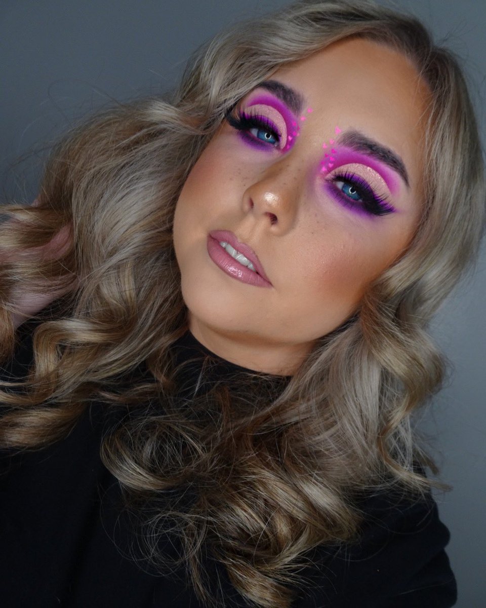 Tannerrrs's tweet photo. Goals for 2021 💖

Learn to love myself &amp; my body.. 
get back into business #goawaycovid,
Create the best content that I possibly can..
Figure out how to work YouTube for a channel,
Get noticed by these amazing brands @ColourPopCo @beautybay @UrbanDecay @UCmademebuyit https://t.co/OV4d4KQD5K