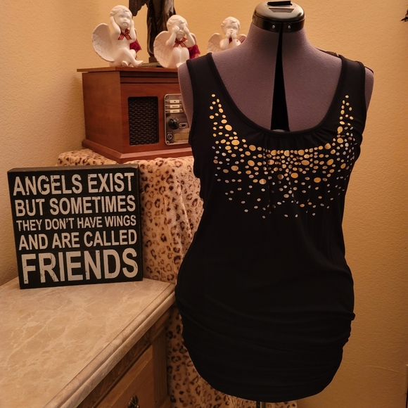 JustDeAndrea's tweet photo. So good I had to share! Check out all the items I'm loving on @Poshmarkapp #poshmark #fashion #style #shopmycloset #venus #cyrus #tpartyfashion: https://t.co/WAYGTAVaxw https://t.co/B8rxiajXoe