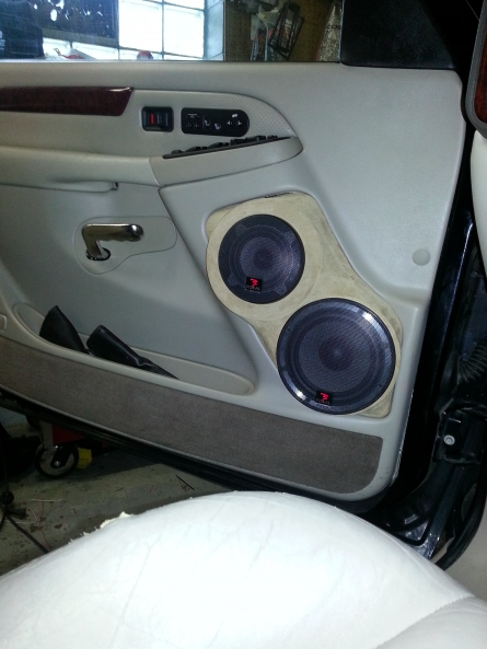 Mach1_CarAudio's tweet photo. We loved working on this 2005 #CadillacEscalade! Leave a 🔥  if you want an awesome install like this one! #Kicker https://t.co/fz4gi6bINj