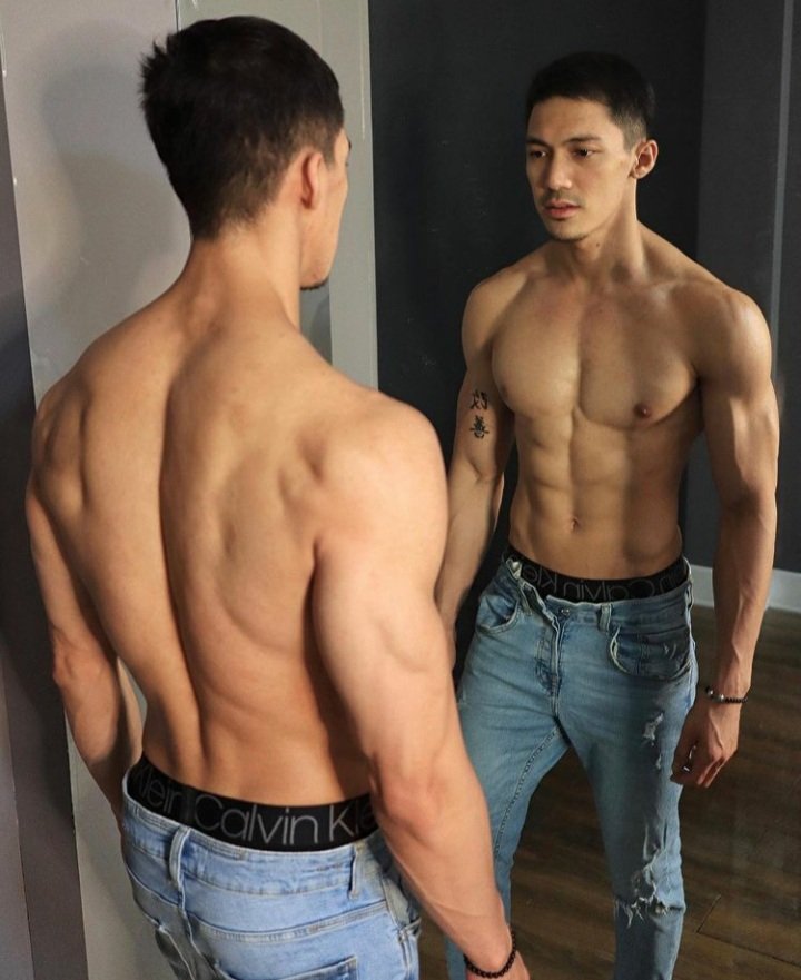 MakisigPinoy's tweet photo. 👉👉👉 IG: chorgasmic
.
.
.
@MakisigPinoy #pinoymakisig #hotpinoy #pinoysexiest #fitness #fitnessmodels #fitnessmotivation #sexypinoy #fitspiration #pinoybae 
#pinoyfitness #pinoygram #asianboy #hotasian #hunk #pinoyhunks
CTTO https://t.co/qbZteTA49k