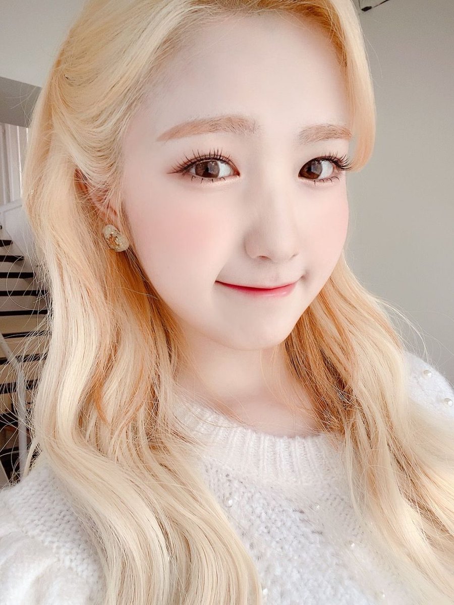 Chimpy Punch 間違えてブリーチしてしまった日 笑 懐かしい 今日早く起きないといけなかったから 早めに寝ようと思ったのに 昨日久しぶりに普通のコーヒー飲んだせいか 全然眠れなくてつらかった だから今ちょっと眠い Chimpchadは