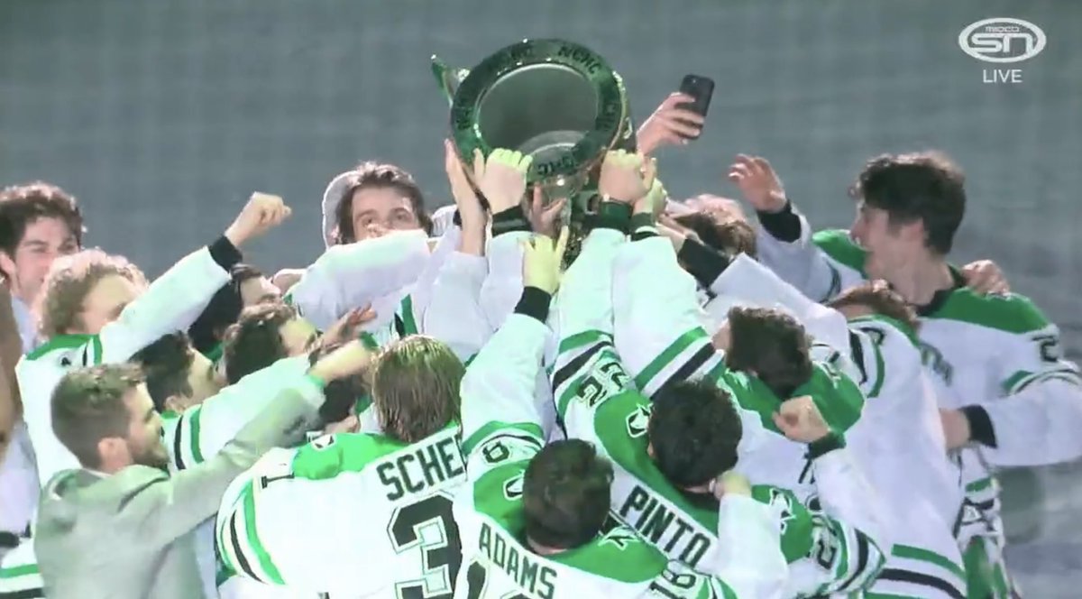 UNDHawkeyTalk's tweet photo. How SWEEP it is! Congrats to the Penrose Cup Champions! 🏆 #UNDproud #NCHCHockey https://t.co/B88hAq5Nlr