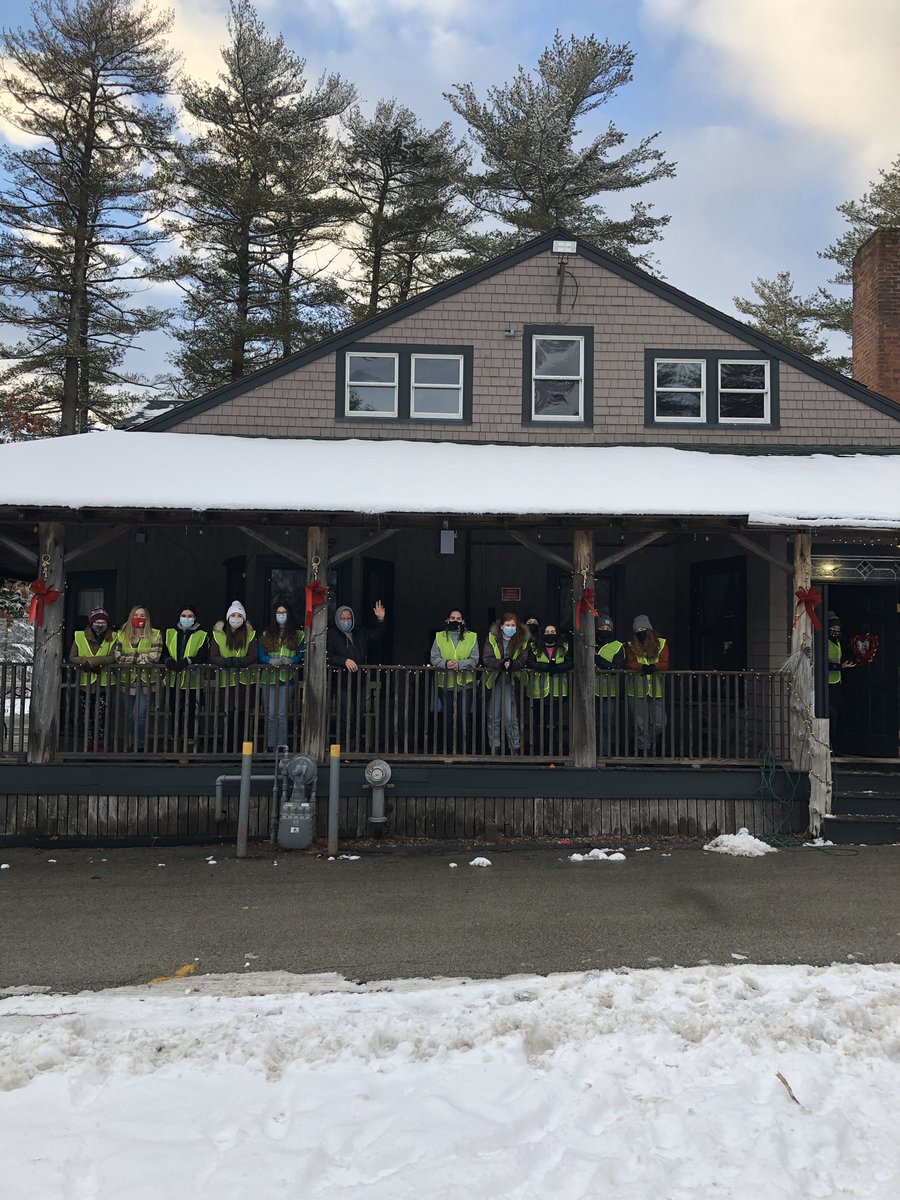 Volunteering for Winter Wonderland at Camp Kiwanee☃️❄️