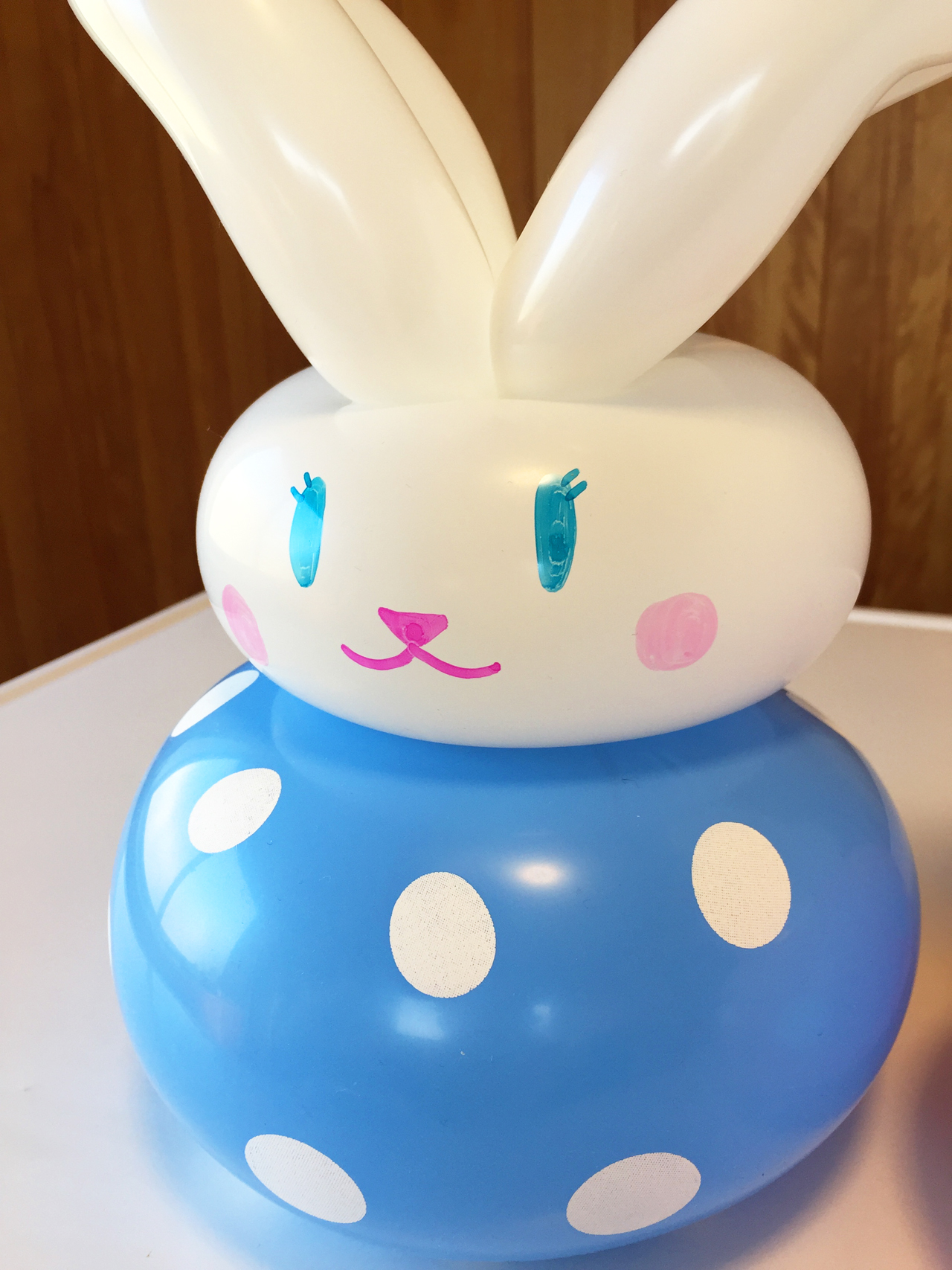 Balloon Art かねさん 安定の放射線技師を辞めて夢のバルーンアートの道で26年 春色の可愛らしいイースターバニーを考えました 女の子が喜んでくれると嬉しいなぁ 保育園などで飾ってもいいですねっ T Co 1pv4hzu6jb イースター