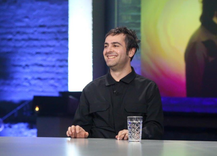 avantitoast's tweet photo. Ce soir, #cetteannéelà célèbre 2004 en compagnie de Sophie Cadieux et @dumasdumas_! Rendez-vous dès 20 h à @telequebec avec #MarcLabreche et ses complices : @emilieperreault, @SimonBoulerice et #FredSavard. https://t.co/BeJcuYsBUg