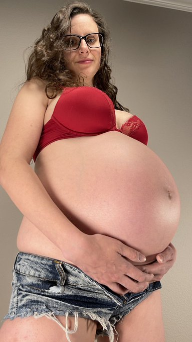 A few extra pics from the weekly photo shoot. 😘 https://t.co/aLfR5c0JDX<a href="/tag/pregnant"class="tags"><span>#pregnant</span></a><a href="/tag/pregnancy"class="tags"><span>#pregnancy</span></a><a href="/tag/camgirl"class="tags"><span>#camgirl</span></a><a href="/tag/milf"class="tags"><span>#milf</span></a><a href="/tag/adultwork"class="tags"><span>#adultwork</span></a>