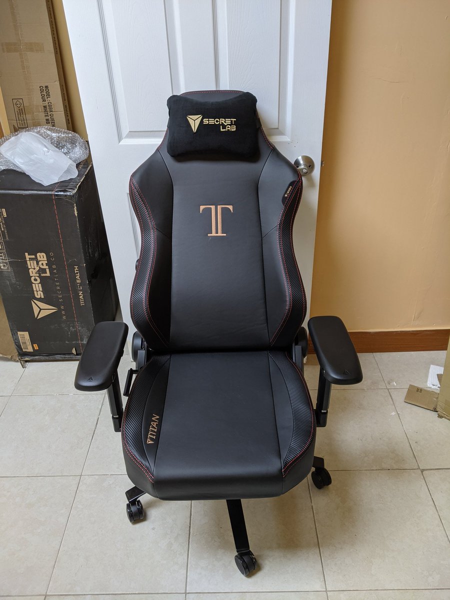 Loving the new chair! 

#Secretlab #secretlab