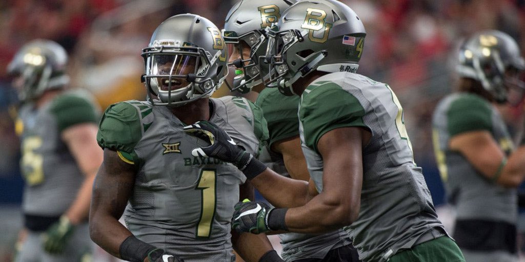 PeytonBowen10's tweet photo. After an amazing talk with @ChansiStuckey i am blessed to receive an offer from the University of Baylor! #SicEm @mike_gallegos16 @ReedHeim @coachrodneywebb @DentonGuyer_FB https://t.co/DVAFs6Dtgr