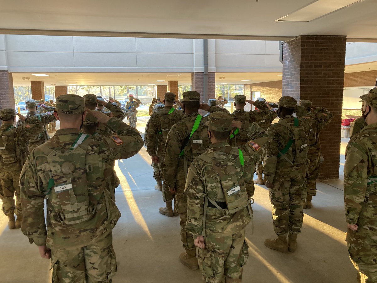 EchoCompany6's tweet photo. As day two of the cycle wears on, Echo Company learns to render honors as the bugle sounds and the Nations Colors are lowered. #USArmy #osut #FindAWayOrMakeOne 
#winningmatters
@RockForce7 @rockforce6 @ChrisCChoi https://t.co/Zfp1M6cODO
