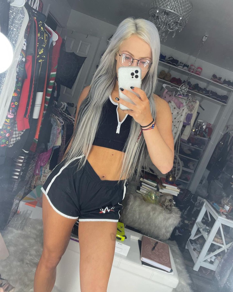 NewLivOnce's tweet photo. Bare. And felt cute. https://t.co/lPkQzfCkls