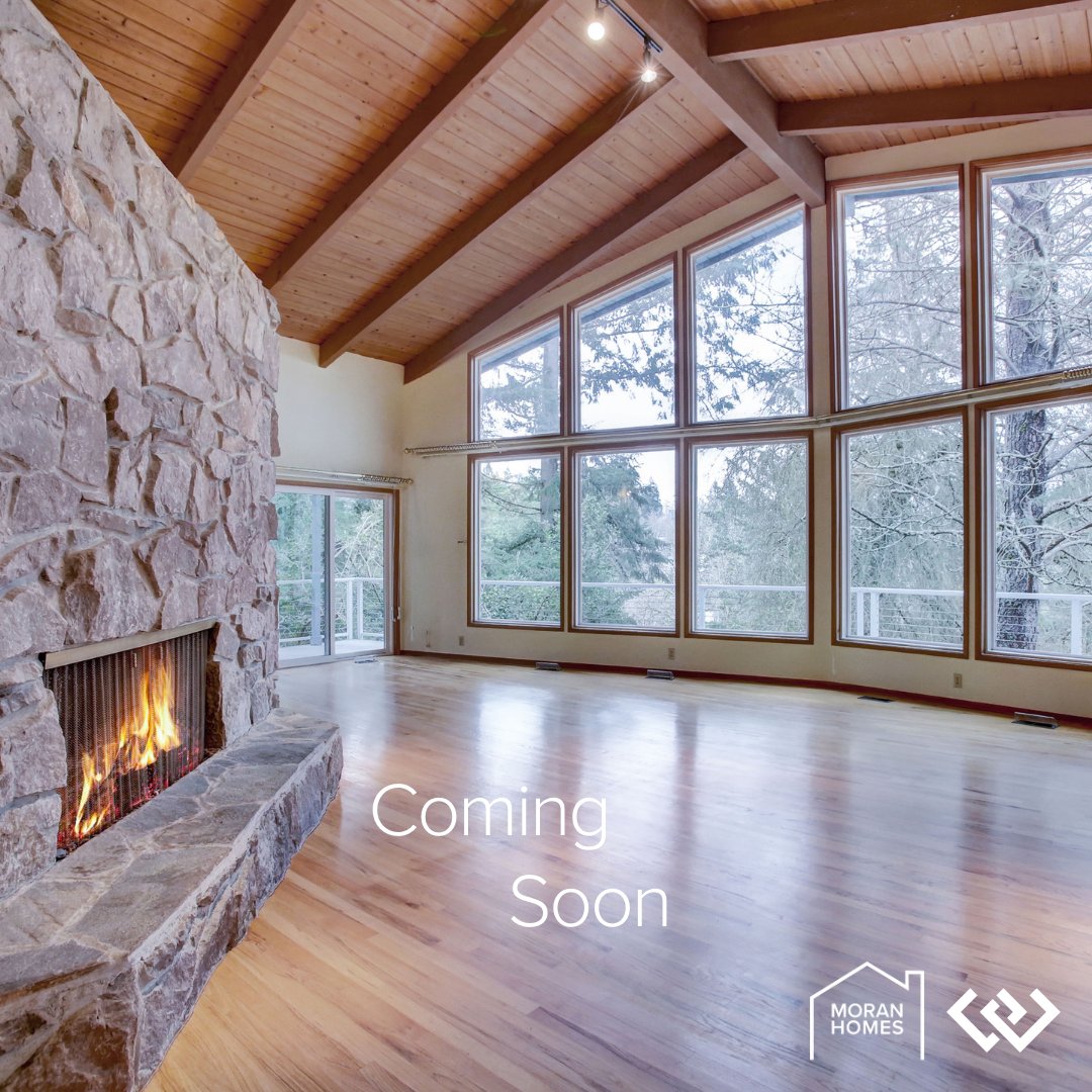 Mid Century Marvelous ... on the way in #RaleighHills (#SWPDX)
5 bedrooms | 3.5 baths | Large open picture windows

#vaultedceilings #moranhomes #windermere #portlandrealtor #portlandrealestate #pdxhouseforsale #comingsoon #mcm #midcentury #midcenturyhome #midcenturypdx