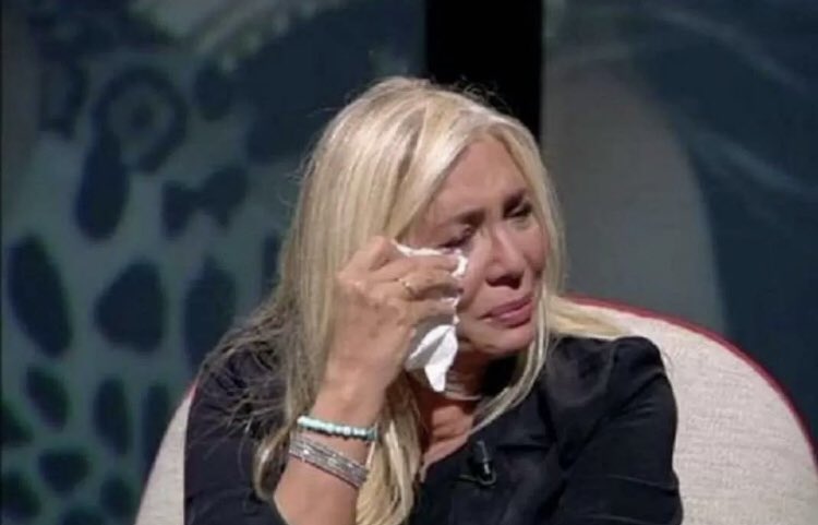 lequilibrista96's tweet photo. "Te l'aspettavi?"
"Sì"
"E piangi lo stesso?" 
#cepostaperte https://t.co/XgIFuIKnqA