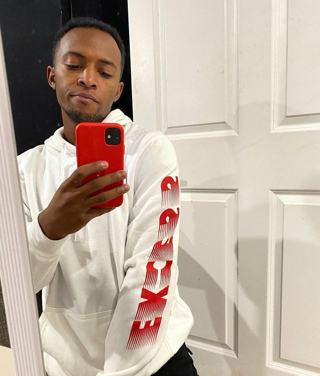 ❤️ on the sleeve. 
what’s your favourite colour?