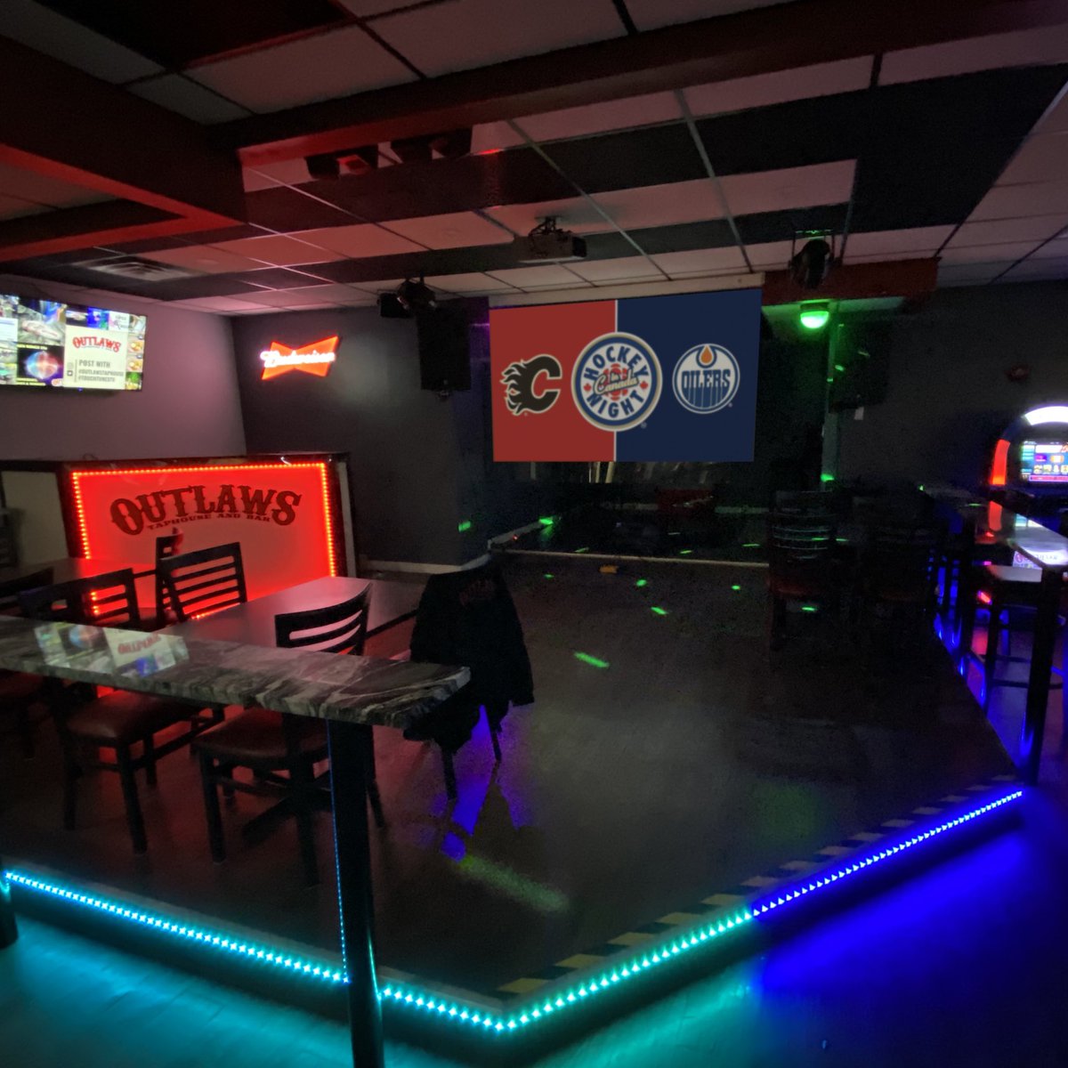 OutlawsTaphouse's tweet photo. FLAMES vs OILERS tonight on the BIG screen! 8pm
25¢ wings and Nachos s:$9.99 L:$12.99!
And a great jukebox!
🥅 🏒 🔥 🍗 🍻 🎶
#supportlocal #supportlocalyyc
.
#outlawstaphouse #outlaws #calgary #yyc #yycevents #yyceats #yycfood #yycmusic #yyclive #yycrocks #yycjukebox https://t.co/dwTsJOCb59