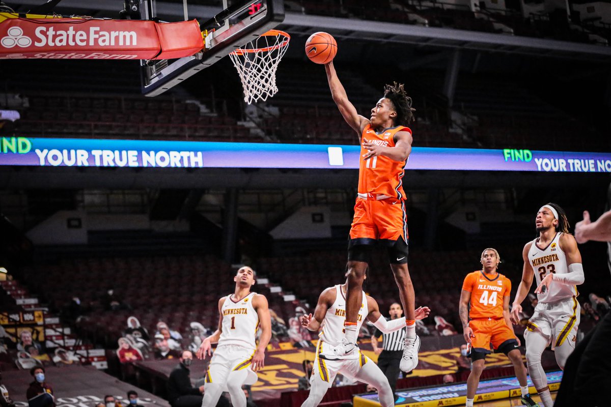 IlliniMBB's tweet photo. A Dunk Show featuring some Flyin' Illini 

Did today look familiar @KendallG13, @KennyBattle33, @MagicAmbassador, @stephenbardo? 

#Illini | #EveryDayGuys https://t.co/gLbp0zmUdd