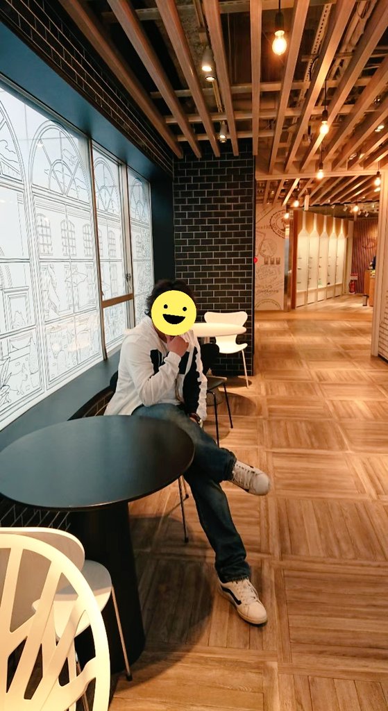 皆様､おはようございます。
実は一昨日より所用で大阪に来ています。

関東圏内よりDM､フォーム送ってくれた方々､この週末お会いできず､ごめんなさい！
用も済んだし､今日はゆっくりしますかね。

行きの空港にて。