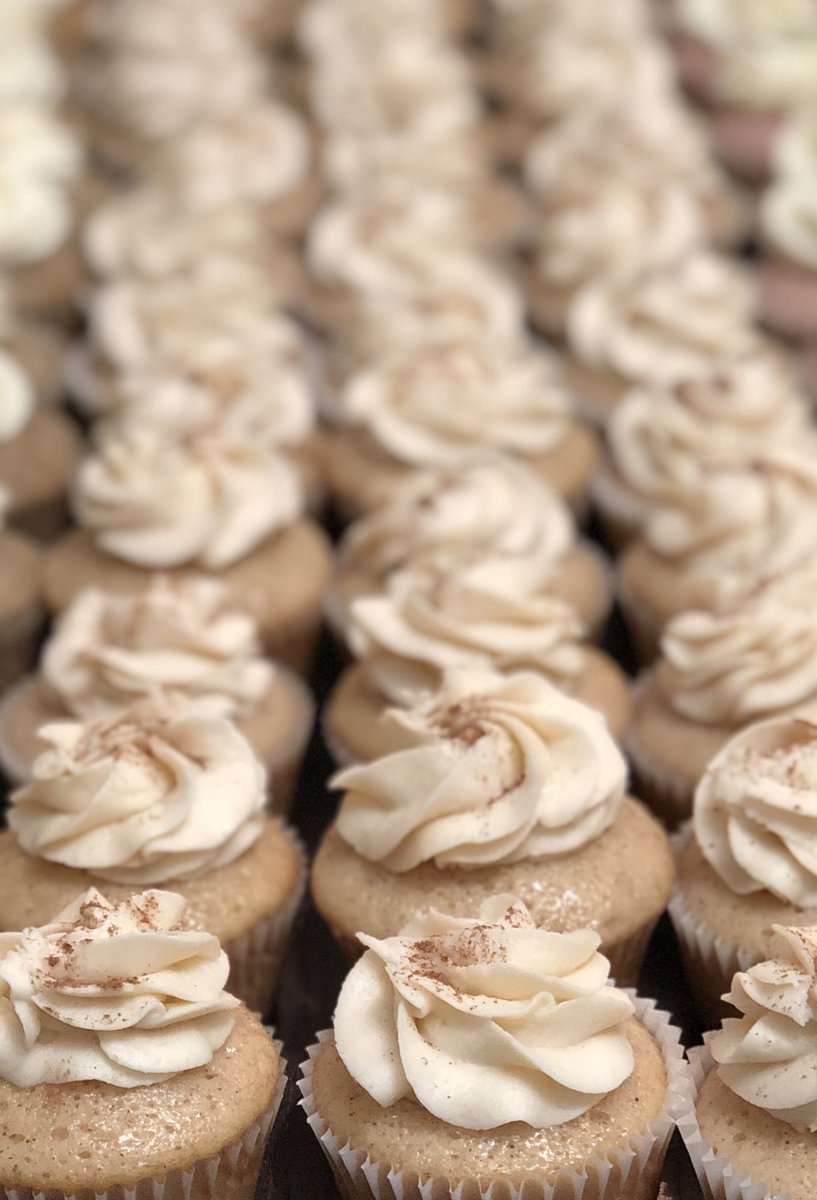 JanelleBakes's tweet photo. Introducing Apple Cider Boozy Cupcake 🧁🍎 

A apple spiced cupcake with @tayntonbayspirits Sinferno &amp; apple icing topped with cinnamon 

This cupcake is light, fresh and packs a punch. The mixture of these ingredients hides the alcohol flavour, you won’t even realize it’s boozy! https://t.co/yDV9I967cP