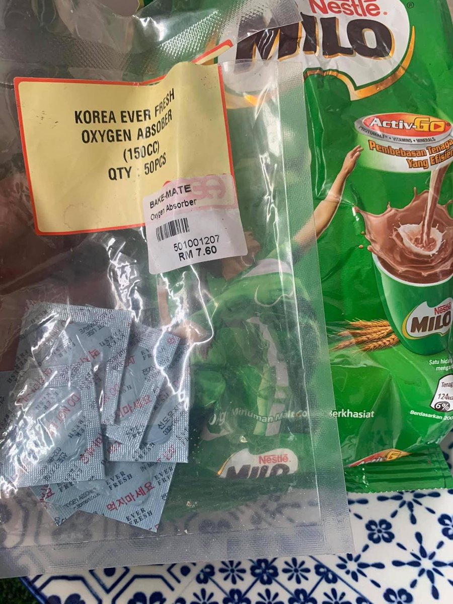 PopdailyBM's tweet photo. Ini cara saya tak nak bagi milo, nescafe, horlick, kopi, susu atau apa-apa serbuk daripada jadi keras. Beli kat kedai kuih ♥️

Sumber : lola lolieta

#tips #Milo https://t.co/Zc7NeSCbn2
