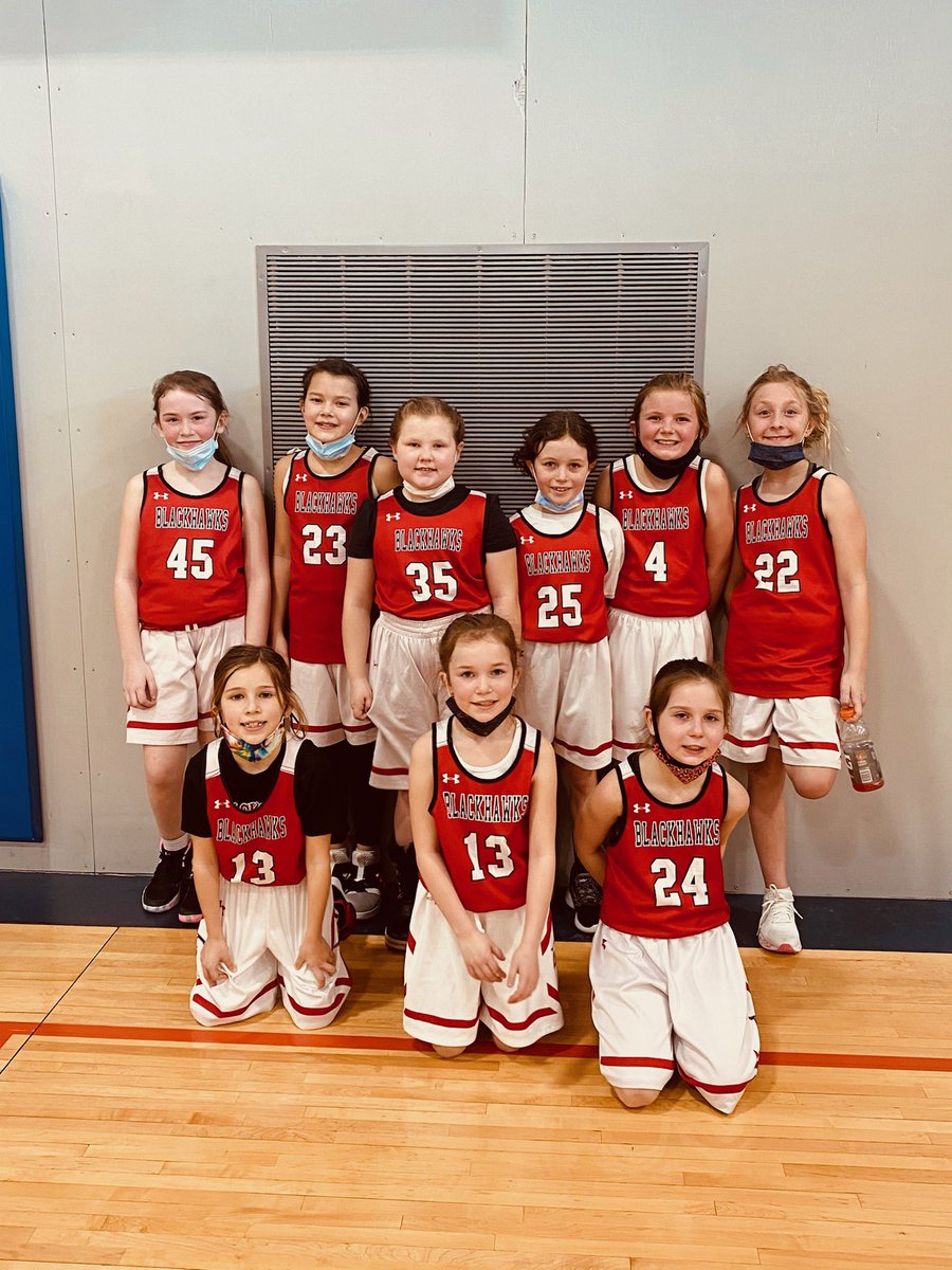 BlackhawksLady's tweet photo. Our 3rd-7th grade teams all got the opportunity to play games today! 3rd grade traveled to De Pere, 4th -7th played in Lake Geneva. So nice to have all teams back playing games. Thank you to De Pere and Lake Geneva youth clubs for hosting! #traditionstartshere #falbb #1fort #PTB https://t.co/7R71gS2zOY