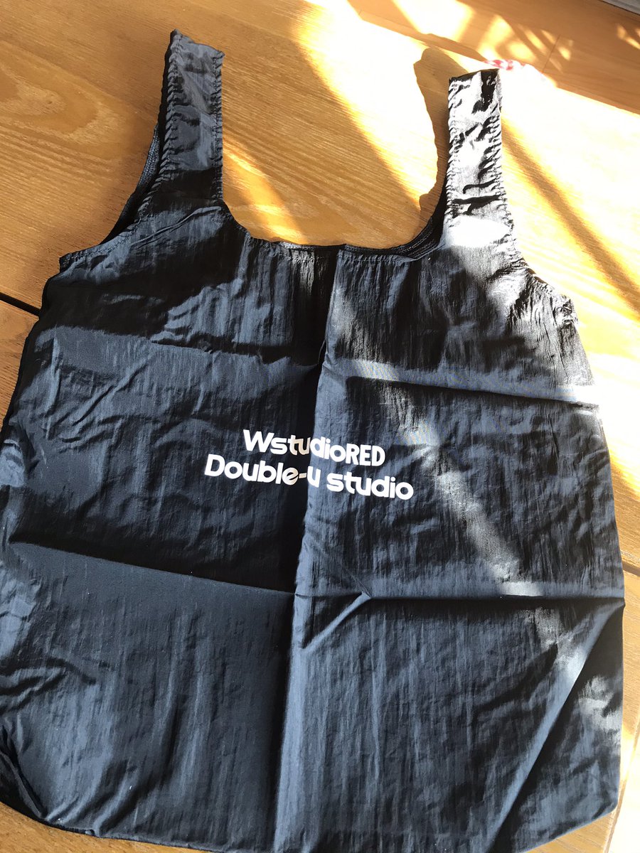 ako_manon's tweet photo. エコバッグ届きました🥰
貼るカイロのおまけ付き✨
ちょうどマノンが入る大きさですw
#wstudio https://t.co/8TcEHI8u6i
