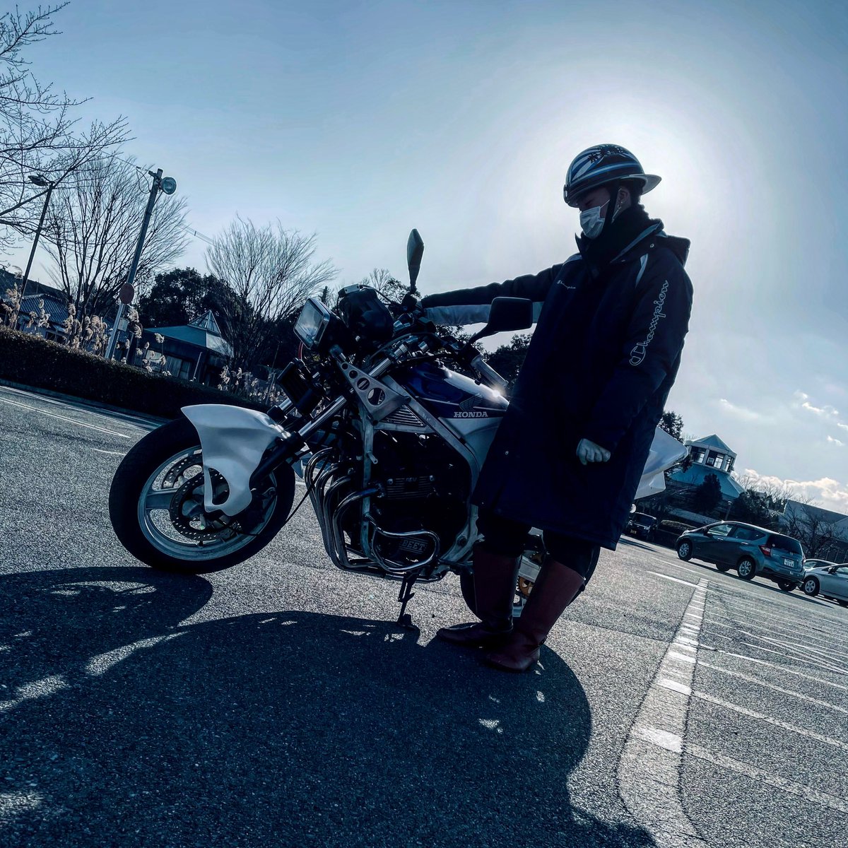 76br__'s tweet photo. 結局今日のツーリング行けなかった。以上。#CBR400F #76BR  #ぴえん https://t.co/mo9EASr3LZ