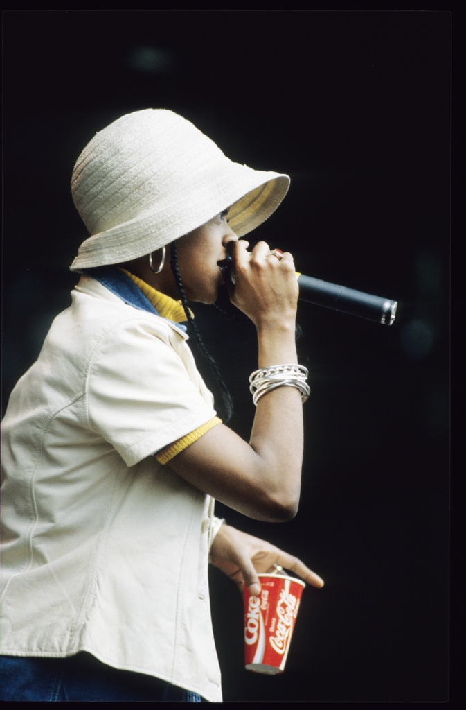 PigsAndPlans's tweet photo. Lauryn Hill in Belgium, 1996. https://t.co/RpKwRpzkFO