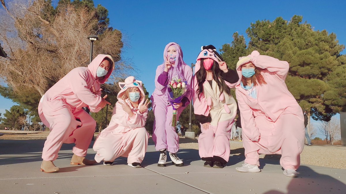 Annjelife's tweet photo. KIGU SQUAD ✊ Pokemon Go event at the park! https://t.co/7qil3APaWA