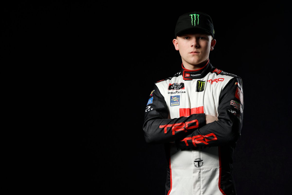 NASCAROReillyAP's tweet image. CHECKERED FLAG: @TyGibbs_ wins at @DAYTONA in his #XfinitySeries debut!