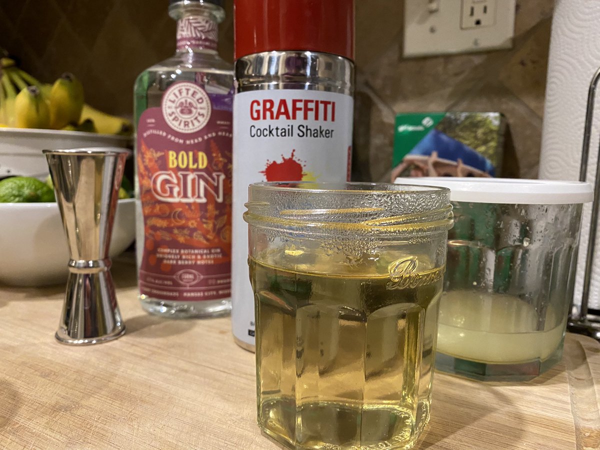 KatyWrites's tweet photo. Whipped up the official @DowntownDishKC cocktail, Crossroads Clove, for virtual trivia with @kcirishparade & #KCIrishCenter! https://t.co/USJTlgpoiY