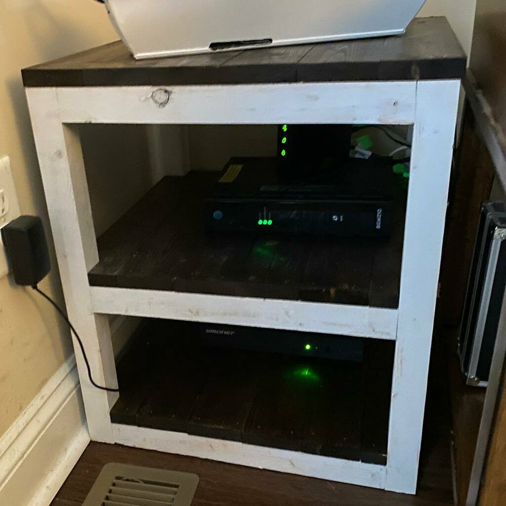 Here’s a router table I recently finished. Not a wood shop router table...a modem and internet router table! #rustic #farmhouse #farmhousestyle #farmhousetable #modernrustic #diytable #stained #painted #routertable #diyroutertable