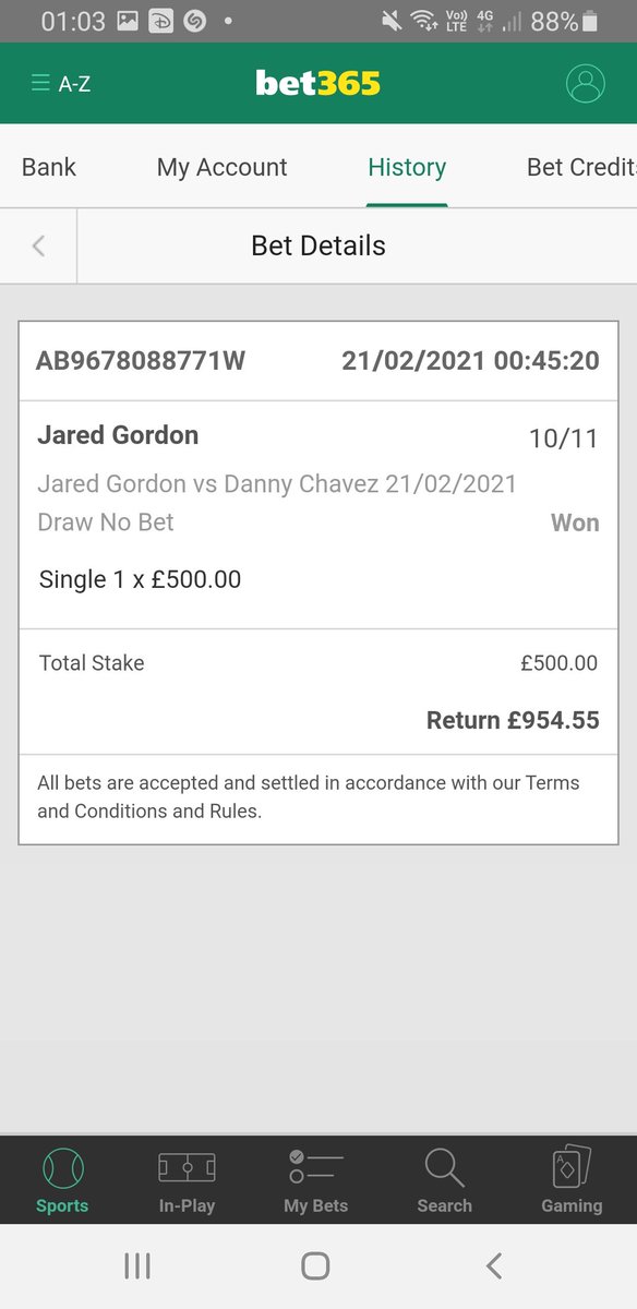 insideinfo_'s tweet photo. Missed the first few fights but logged on to @ProMMABetting discord chat for my free money grab #ufc https://t.co/ByxVZbURIh