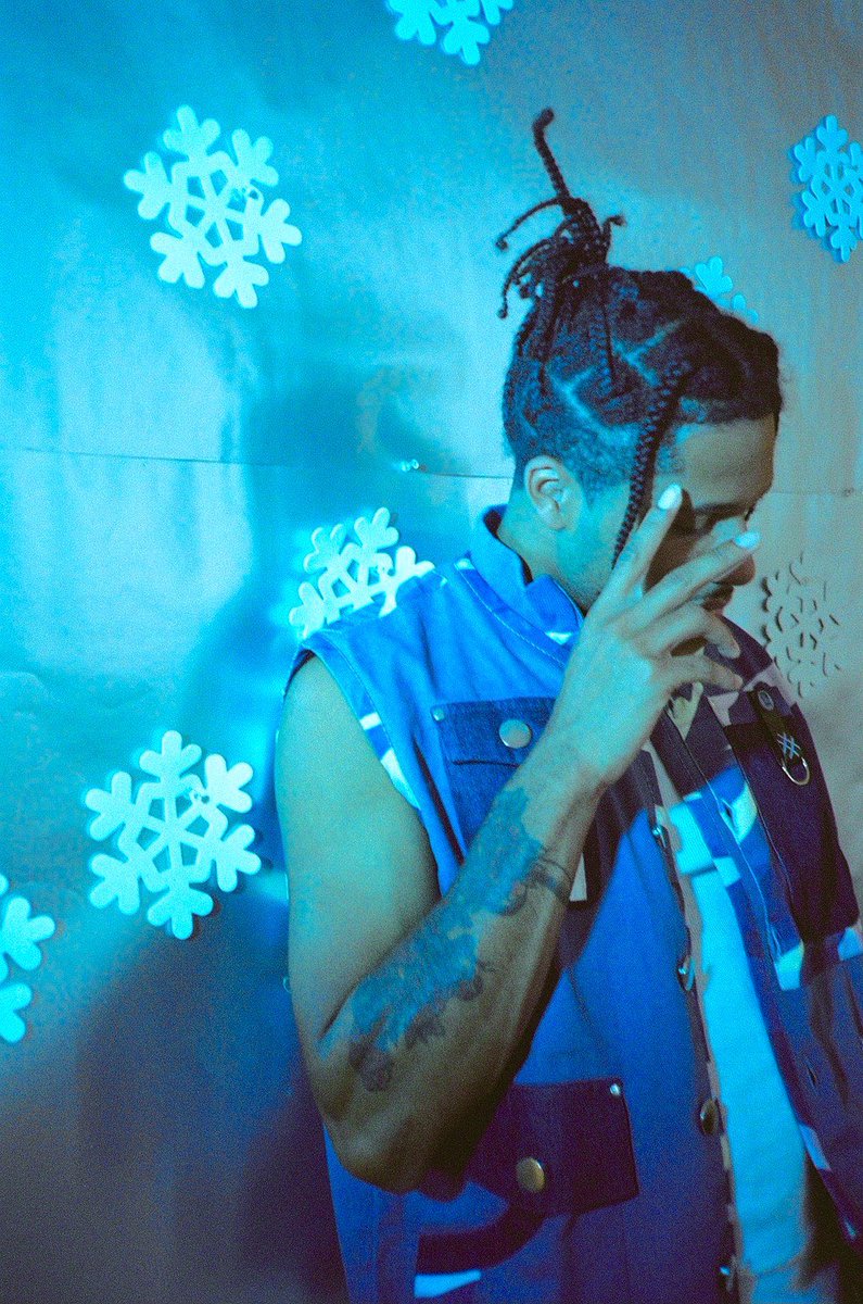 24frames__'s tweet image. Have you seen our latest music video for @ApexKato yet?

Link in Bio

#24Frames #ApexKato #NewArtist #musicvideos