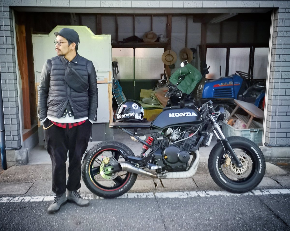 最高の相棒☆(後ろが汚え☆)
#ホーネット250 #カフェレーサー #hornet250 #caferacer