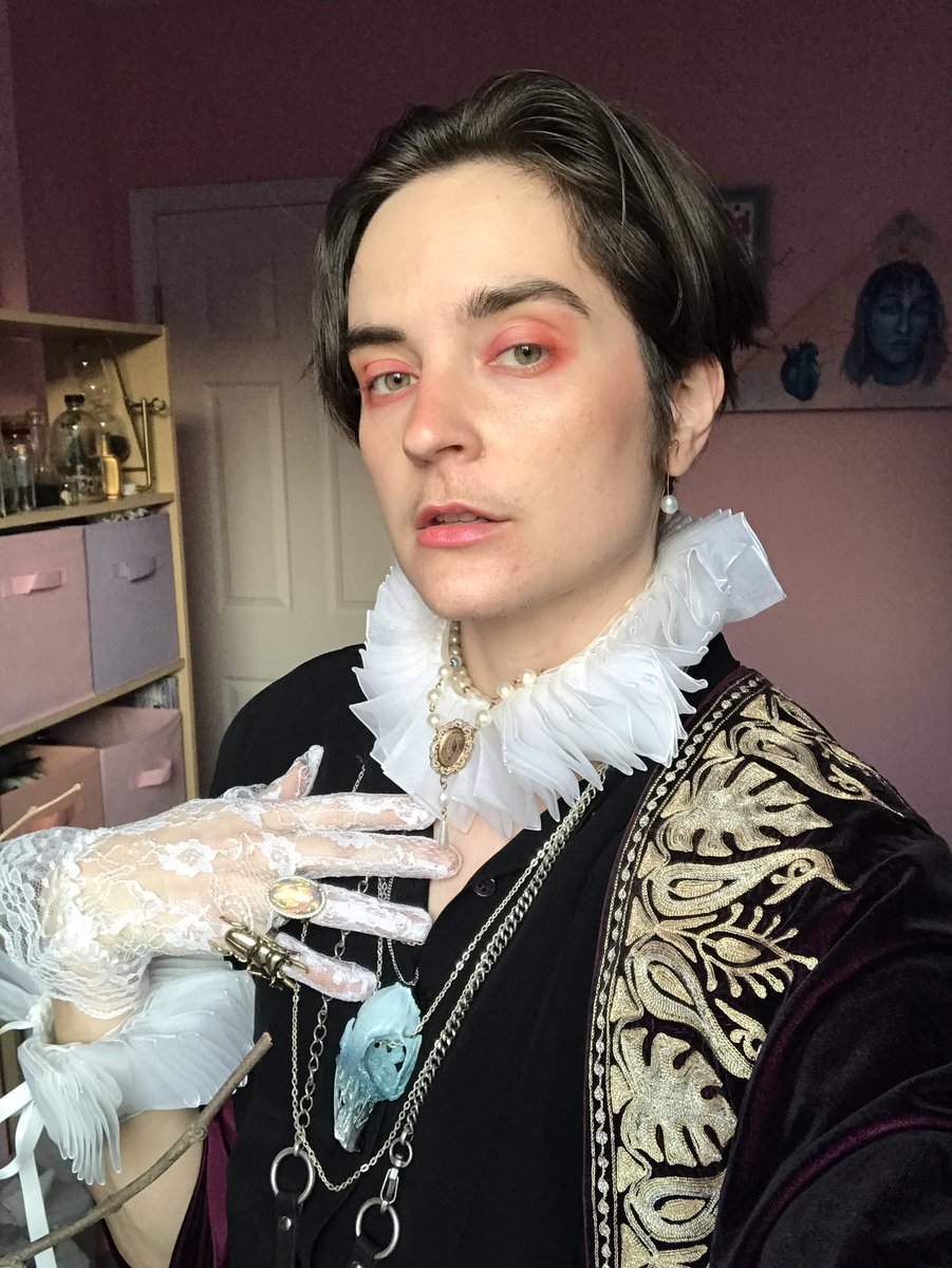 🕳 quinn 🕳 tweet media