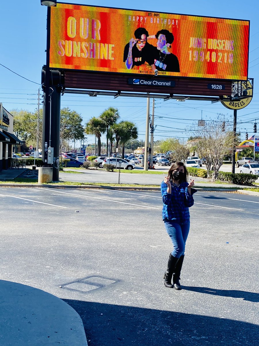 g_unit_407's tweet photo. Happy birthday, Hobi! 🥳🌞☀️#OURSUNSHINE_ORL @bts_bighit @BTS_twt https://t.co/5fETMRdUa8