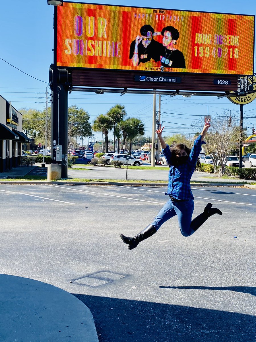 g_unit_407's tweet photo. Happy birthday, Hobi! 🥳🌞☀️#OURSUNSHINE_ORL @bts_bighit @BTS_twt https://t.co/5fETMRdUa8