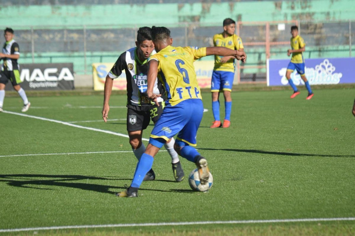 ¡¡Arrancamos con la primera jornada de fútbol de tercera categoría!!

Nuestro equipo #Quequeisque se enfrentó en un reñido juego al #AderelLourdes, dejando la victoria para el equipo tecleño.

Resultado:
Quequeisque 1 -  0  Aderel Lourdes 

#SantaTecla #LaCapitalDelDeporte