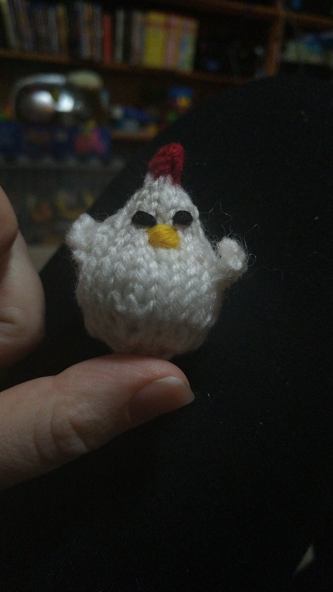 DoesItHvADragon's tweet photo. I spent the #wi16 Romance Authors Social knitting a tiny chicken (which I promised to show them, so here it is) and making the authors laugh and it was a good final session for me to attend and now I am tired. Good night. https://t.co/rVMZQwR0ao