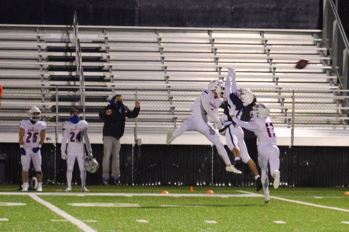 Capturing the special MOMENTS from last night’s football game... yearbook style.  <a href="/bprepfootball/">Lion Pride Football</a> @bellarmineprepcheer @bellarmine_prep @athletics_bellarmine #yearbook
