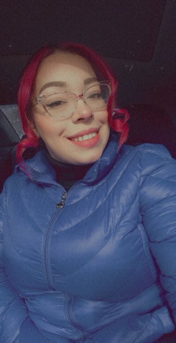 Which pair of 👓 do you like more? I'm so curious what you guys have to say 🤔 https://t.co/a3HhDBeVjv<a href="/tag/curvy"class="tags"><span>#curvy</span></a><a href="/tag/bigbootyproblems"class="tags"><span>#bigbootyproblems</span></a><a href="/tag/thick"class="tags"><span>#thick</span></a><a href="/tag/thestruggleisreal"class="tags"><span>#thestruggleisreal</span></a>