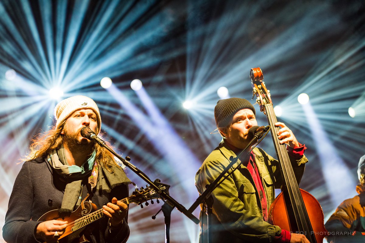 StmbtElliot's tweet photo. Missing @winterwondergrass and thinking about all the amazing musical moments, smiles, friendships and frozen extremities. Here’s some shots from 2020 #wwgsteamboat Fingers crossed we can get together again in 2022 https://t.co/wJ7j5ZRmXW