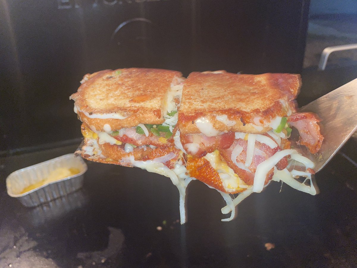 e_swirls11's tweet photo. We open tonight @ 8pm check us out on IG too 🤘🏼 The best bbq sandwiches in the IE😋😋 https://t.co/ULbnMI1v0m