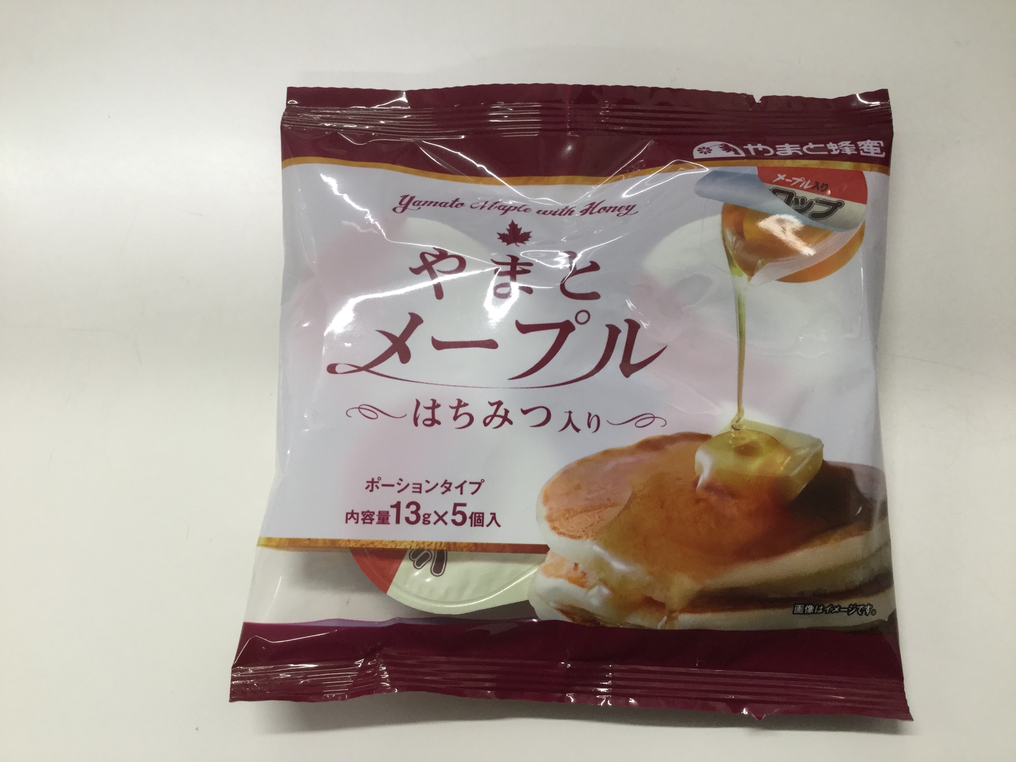 サミットストア東中野店 こんな商品見つけました やまと メープル ポーションタイプのメープルシロップが5個入ってます 1瓶は使い切れない ちょっとだけ欲しい時にとっても便利 ホットケーキ や ワッフル に 私はベーカリーコーナー ダン