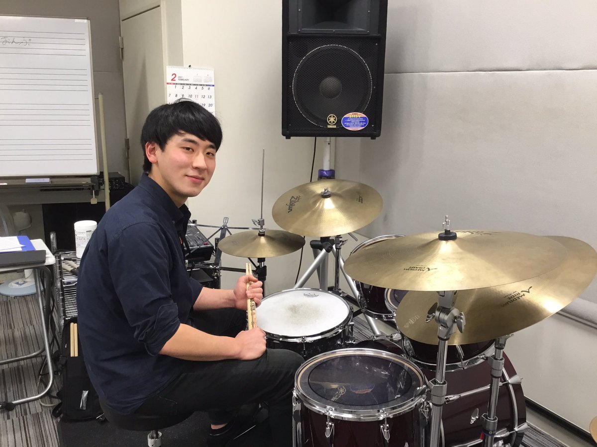 島村楽器 かわぐちキャスティ店 音楽教室 今日は日曜日ドラム教室 谷史詳 先生 新規開講したばかりなので 今なら好きなお時間帯が選びやすいですよ 谷先生はジャズが得意なのでジャズ好きにもオススメな先生です W 体験レッスン受付中
