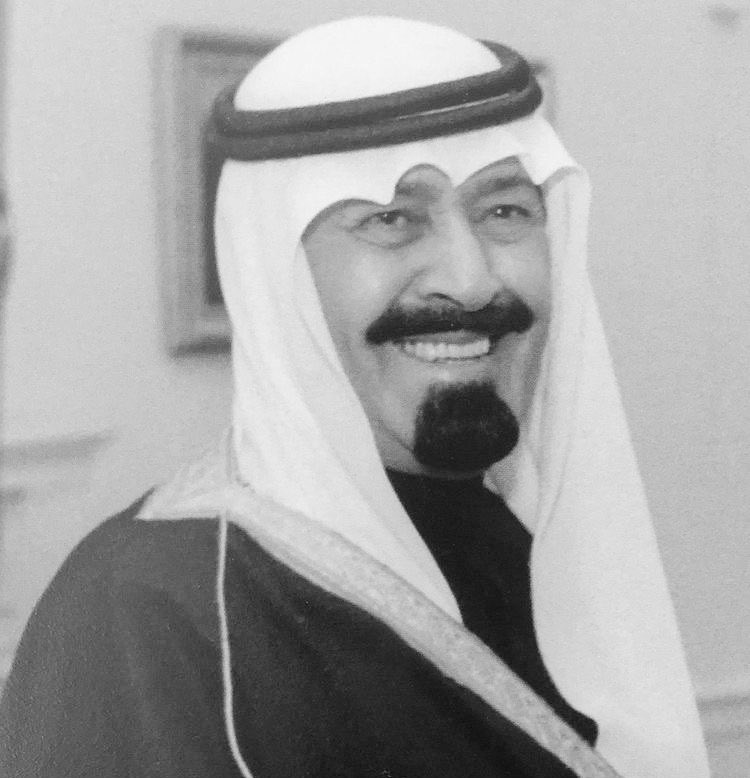 فاقد ضحكته و ابتسامته و حنيته