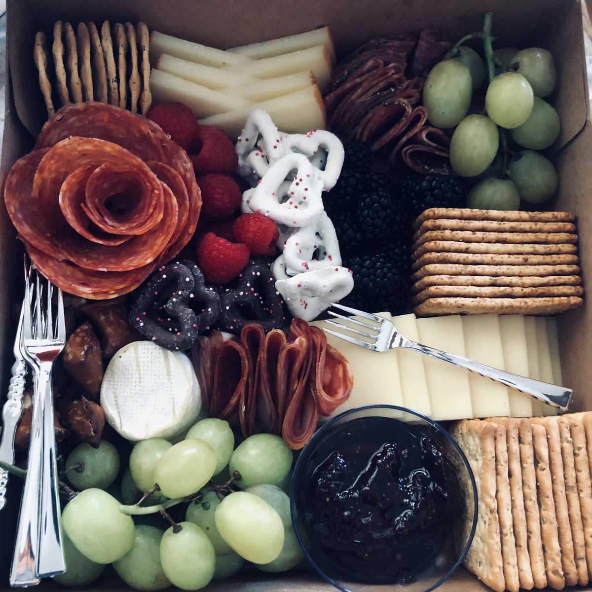 _mocastaneda's tweet photo. Hi friends! I’ll be selling a limited amount of charcuterie boards every weekend! Pickup in Anaheim, DM me for orders🥰 https://t.co/pi70QaUT69