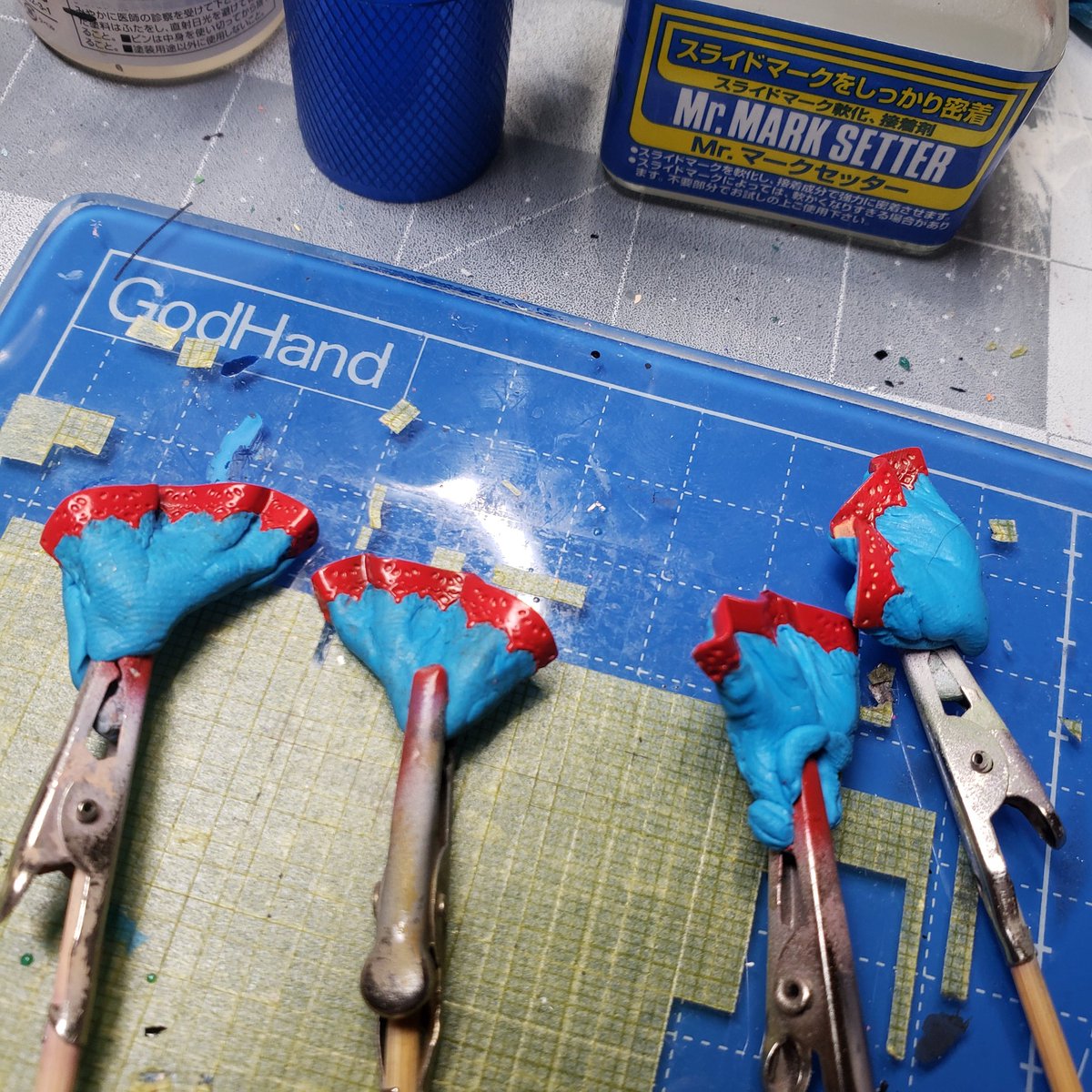 kalmia_ama's tweet photo. Is resin allowed in #IchiPla ? During today's very comfy stream I finally tackled the most annoying part of this Houshou Marine kit ;_; Thank you for you're chill vibes. https://t.co/C0LnoEjHsG