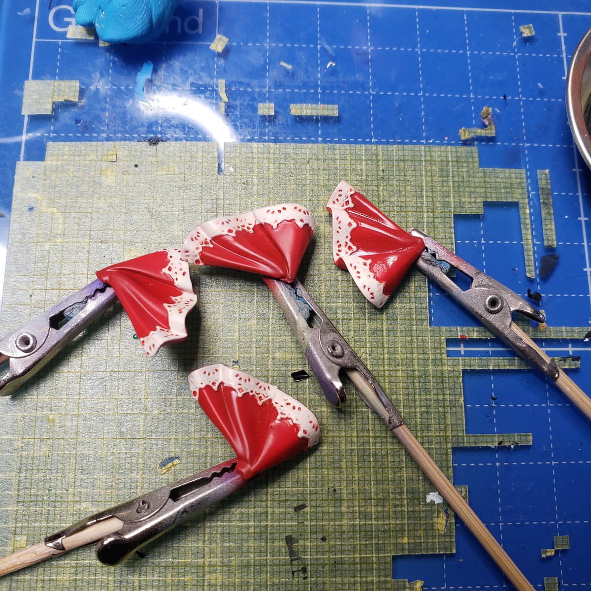 kalmia_ama's tweet photo. Is resin allowed in #IchiPla ? During today's very comfy stream I finally tackled the most annoying part of this Houshou Marine kit ;_; Thank you for you're chill vibes. https://t.co/C0LnoEjHsG